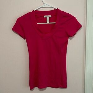 pink v-neck tee